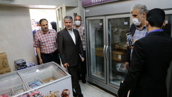 بازدید سرزده وزیر جهاد کشاورزی از تعاونی مصرف کارکنان وزارت خانه